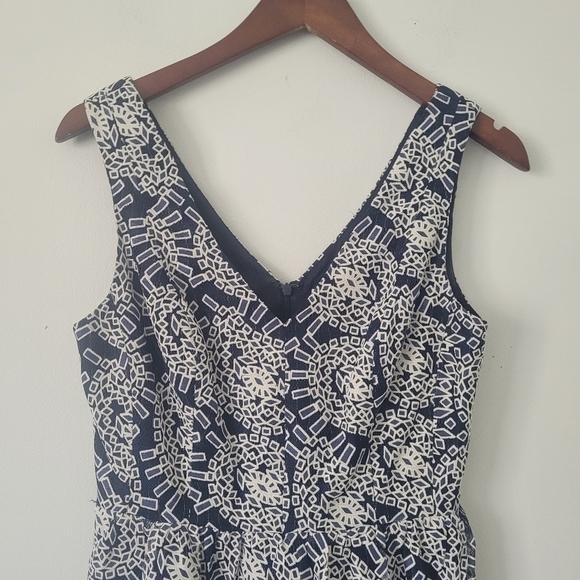 Shoshanna Cocktail Dress Sleeveless Sheath Laced Dress in Blue and White Sz 4 - Picture 5 of 16